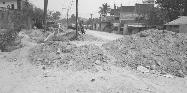 हुलाकी लोकमार्ग एक दशकदेखि निर्माण अलपत्र